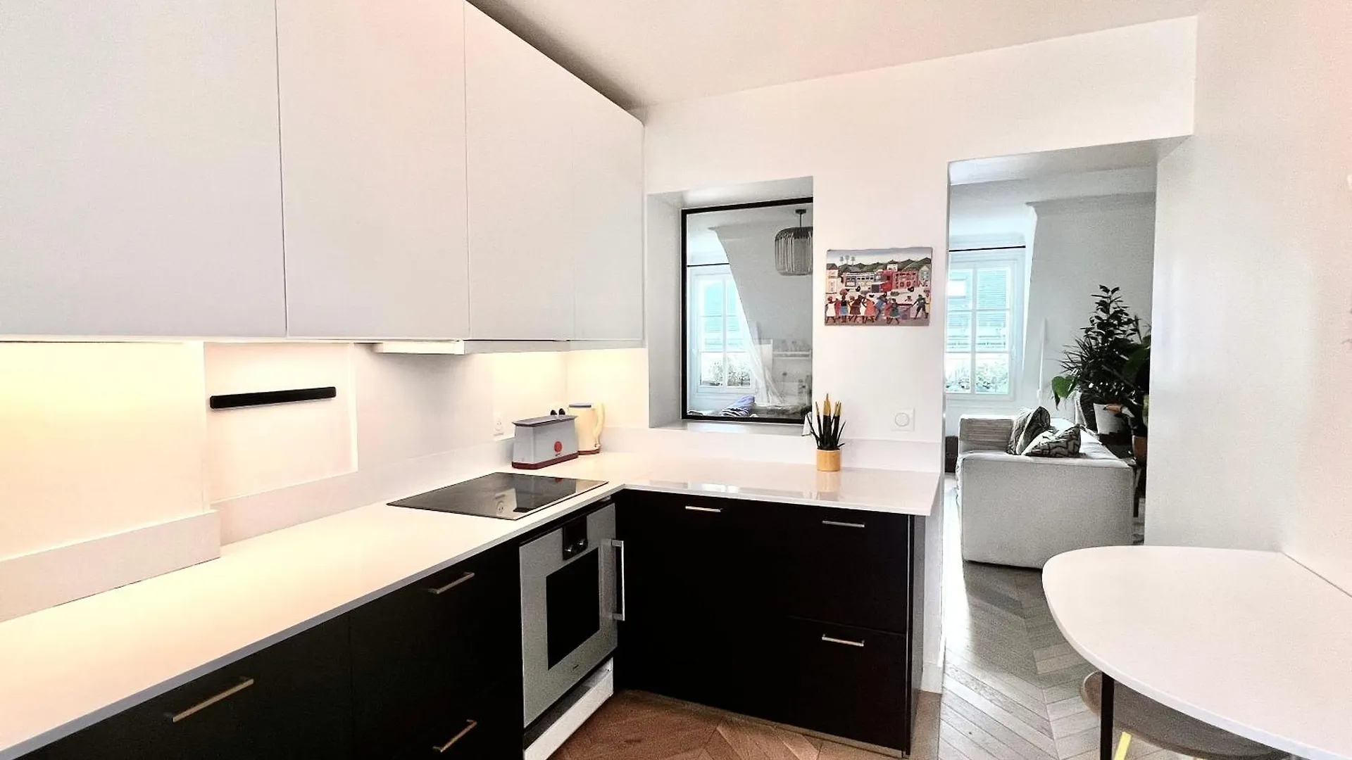 Moderne A 130 M² Proche Monceau Climatise * Paris