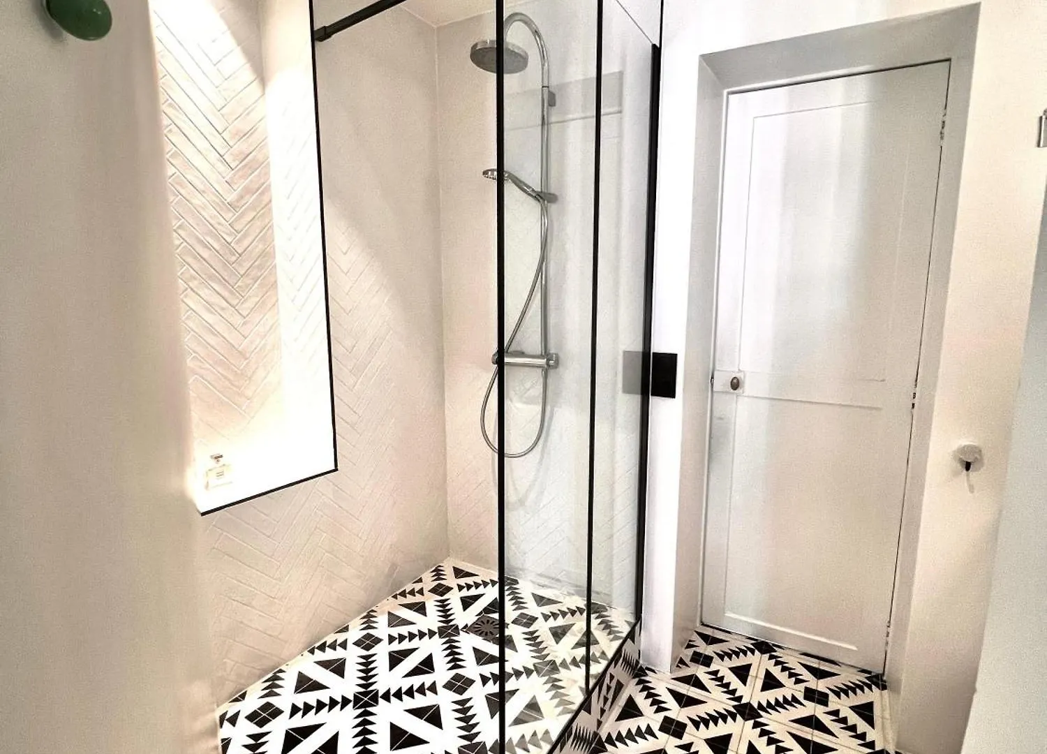 Moderne A 130 M² Proche Monceau Climatise Apartamento